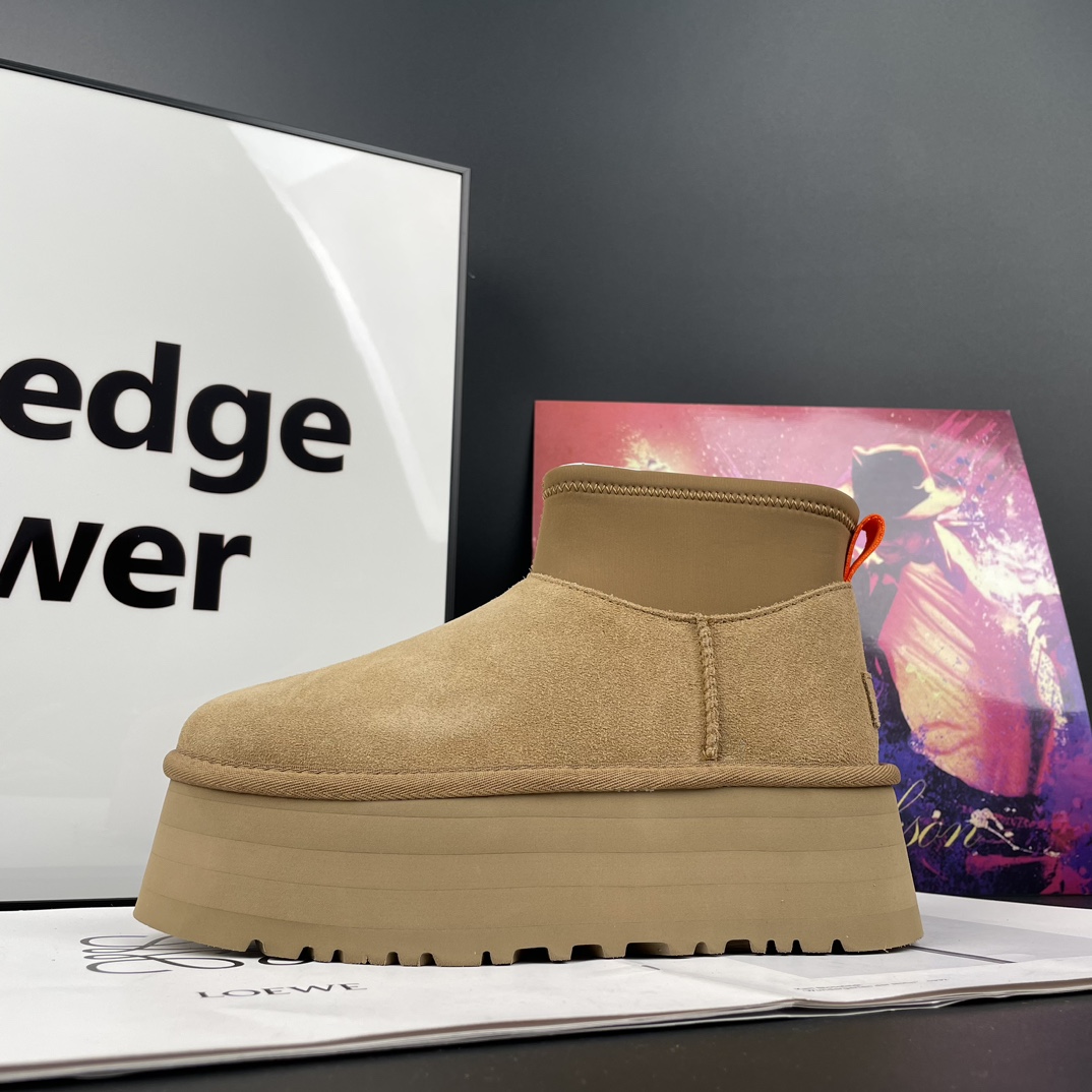 Ugg snow boots