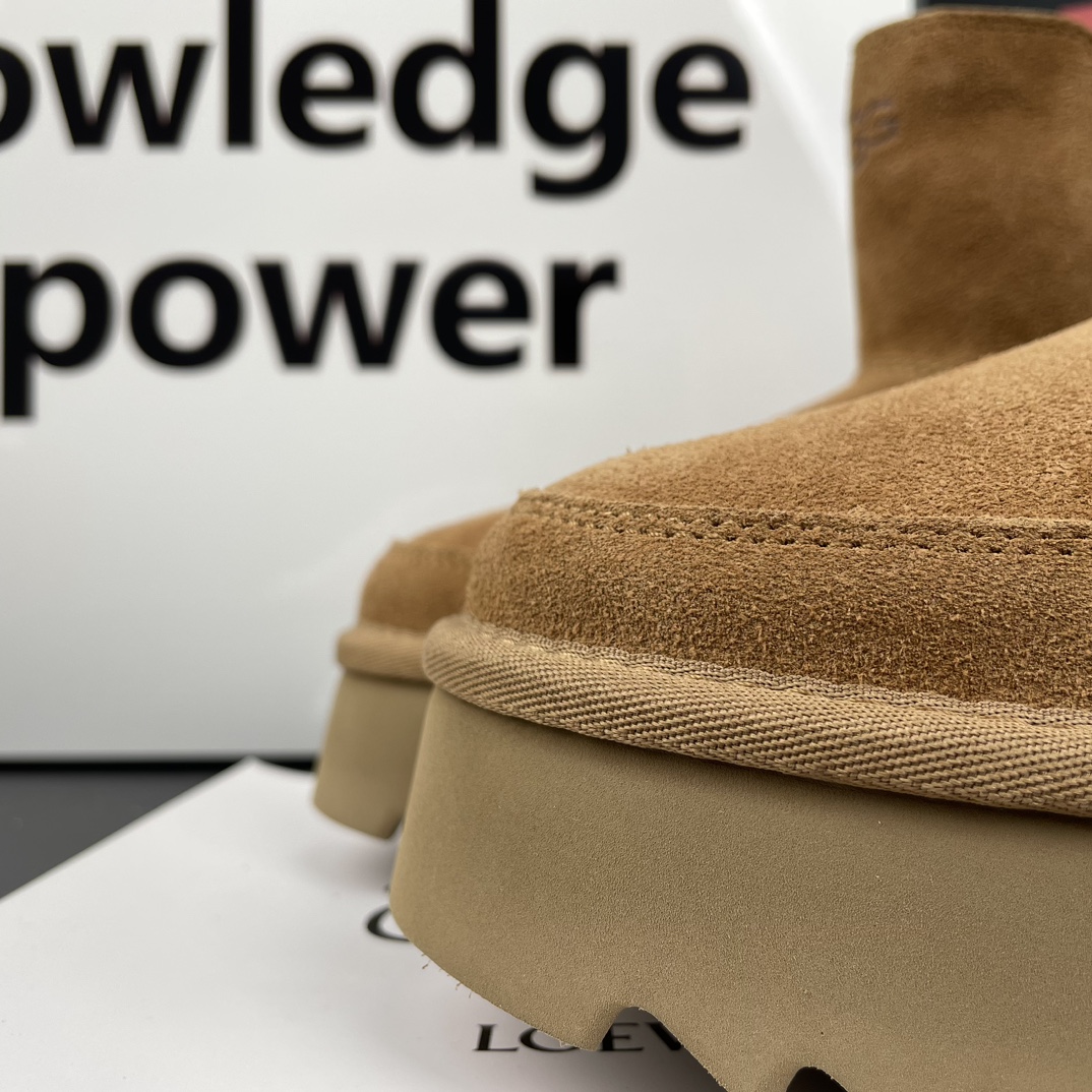 Ugg snow boots Ugg snow boots
