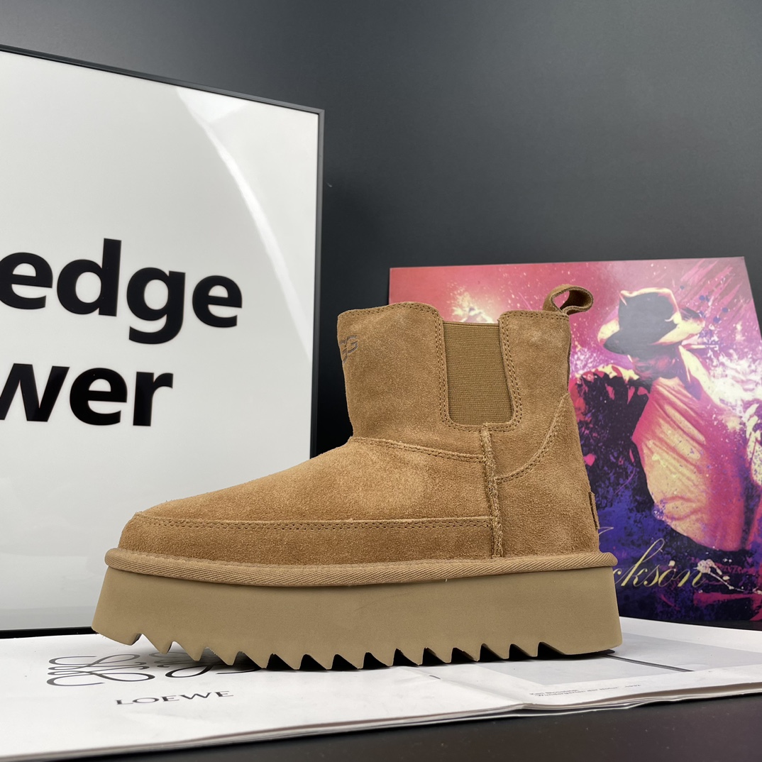 Ugg snow boots