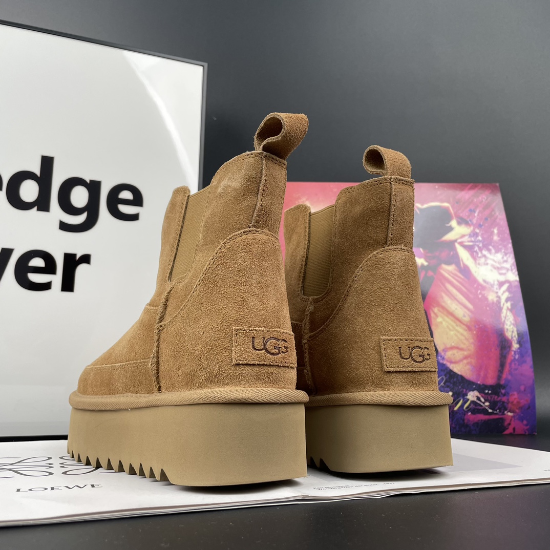 Ugg snow boots Ugg snow boots
