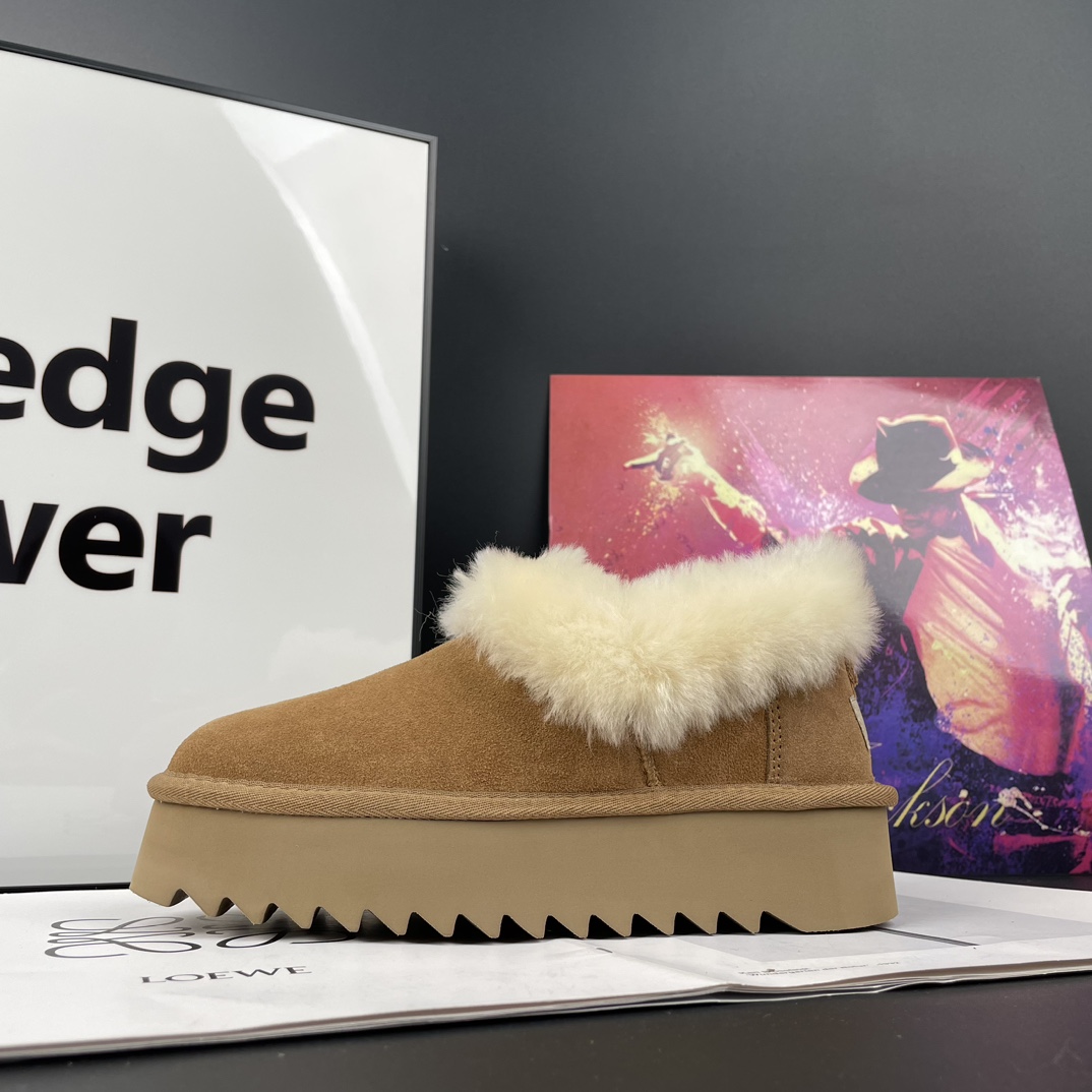 Ugg snow boots