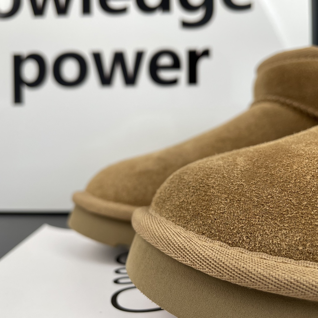Ugg snow boots Ugg snow boots