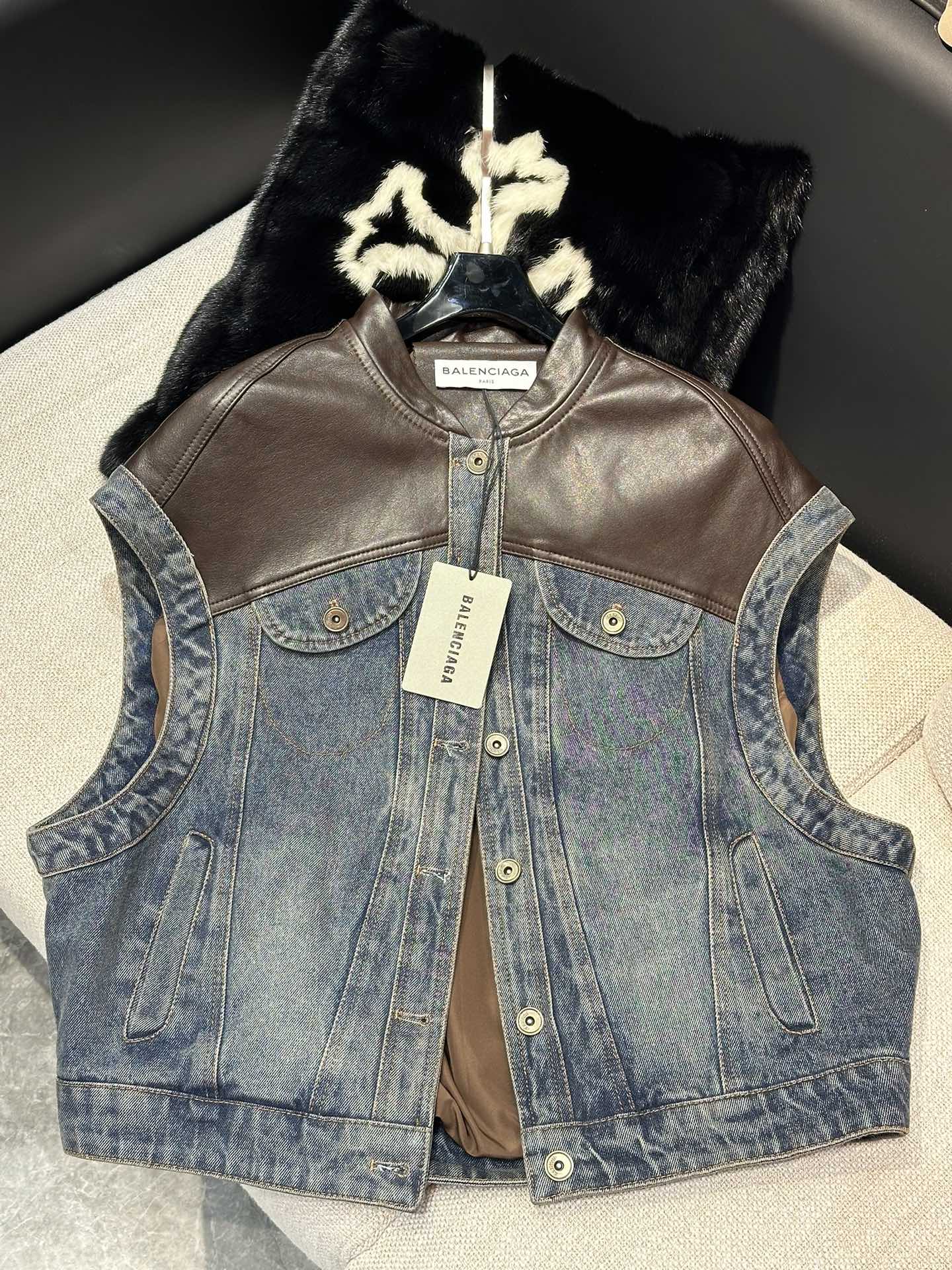 “Female Suit Packaged by Balentiag – P1564 Single-Size Summary” - 图片 2