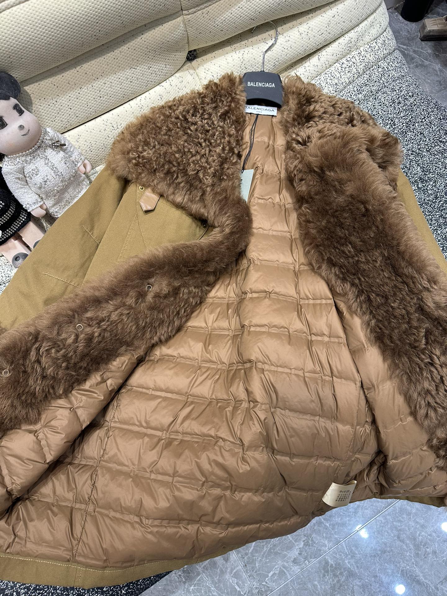 Parisian Balentiag Lamb Wool Suit with Dustproof Bags, Soft and Luxurious, Sizes S-XL - 图片 8