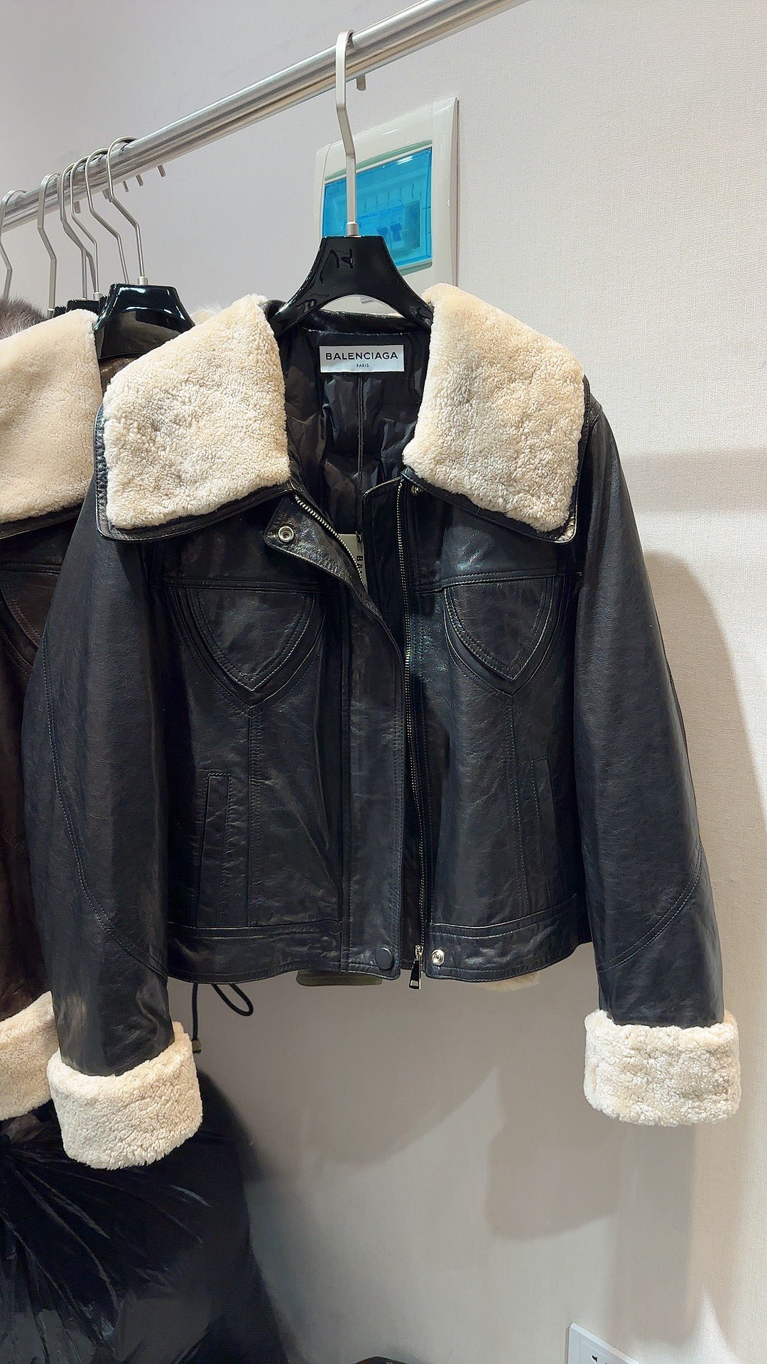 Luxurious Hood Coats Featuring Sheepskin and Velvet, Single-Handed Female Suit Collection