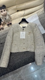 Veste flammée en fil argenté personnalisée Chane* Le style classique ne se démodera jamais La couleur est également très belle Taille 36 38 40 💰350. 1 Veste flammée en fil argenté personnalisée Chane* Le style classique ne se démodera jamais La couleur est également très belle Taille 36 38 40 💰350.