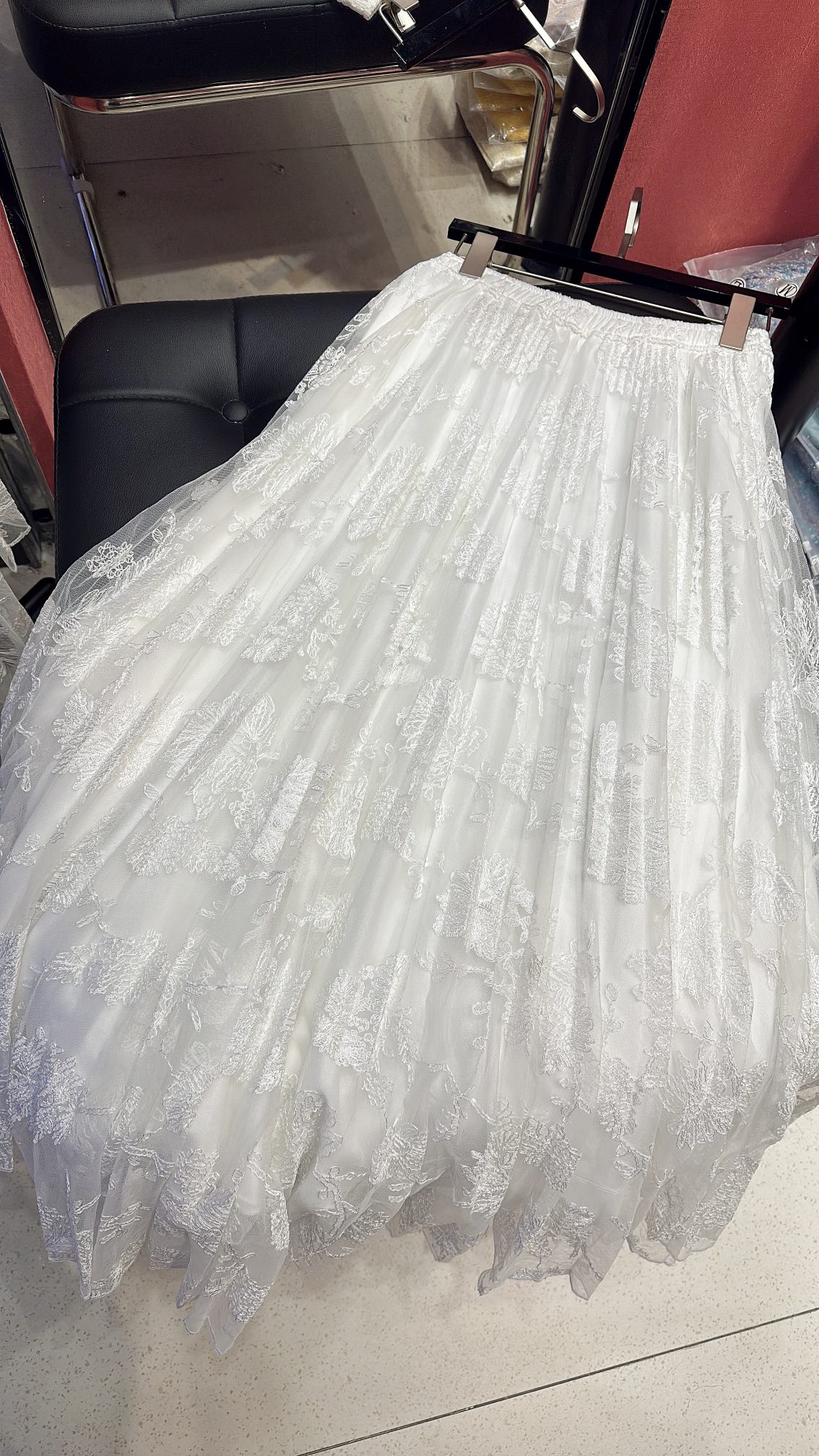 Emmano Scervino Heavy Work Embroidered Half Skirt with High-Ordered Package. - 图片 2