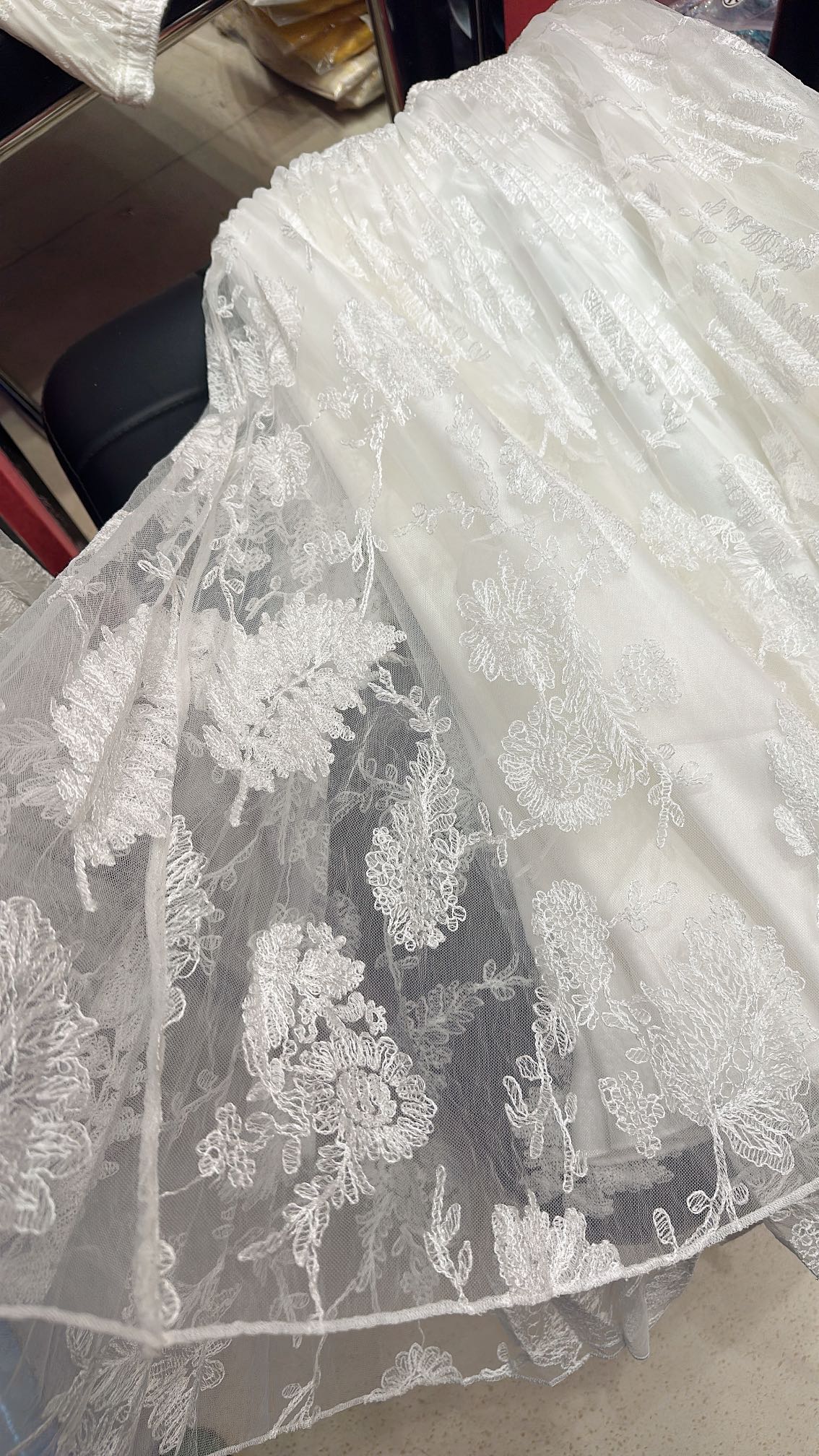 Emmano Scervino Heavy Work Embroidered Half Skirt with High-Ordered Package. - 图片 6