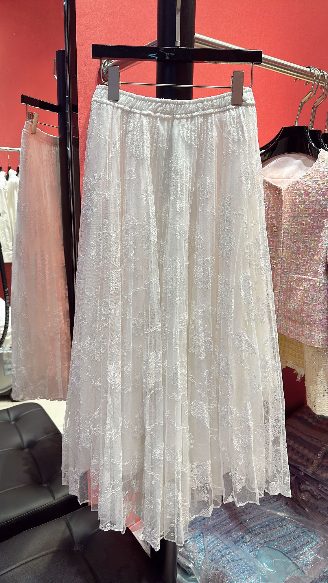 Emmano Scervino Heavy Work Embroidered Half Skirt with High-Ordered Package. - 图片 1