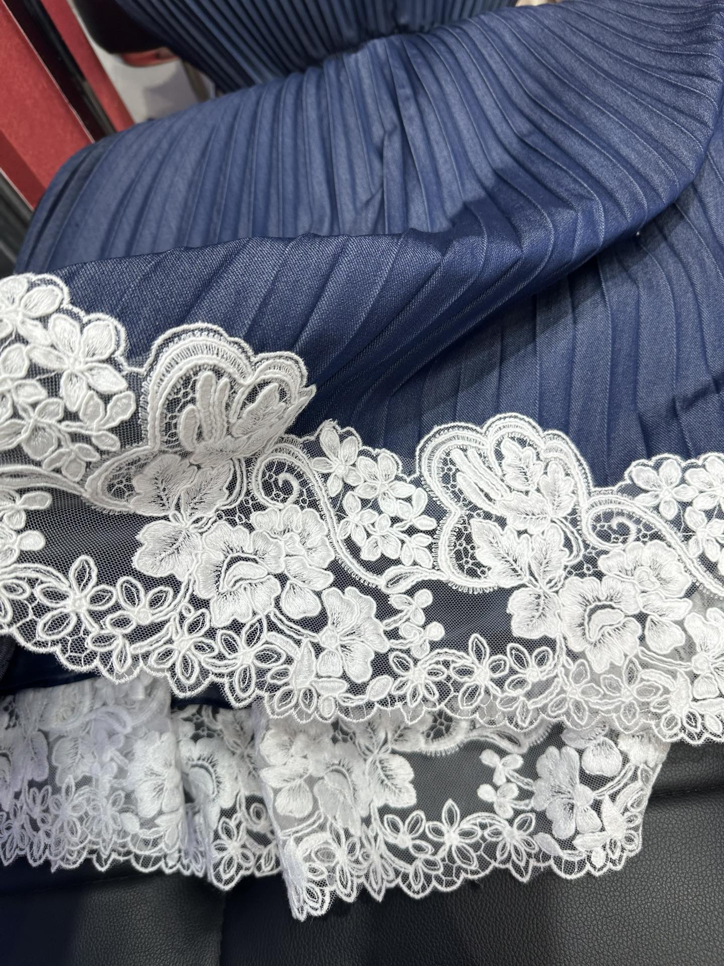 Ermanno Scervino Original Hardcore Female Suit with Heavy Embroidered Half Skirt - 图片 5