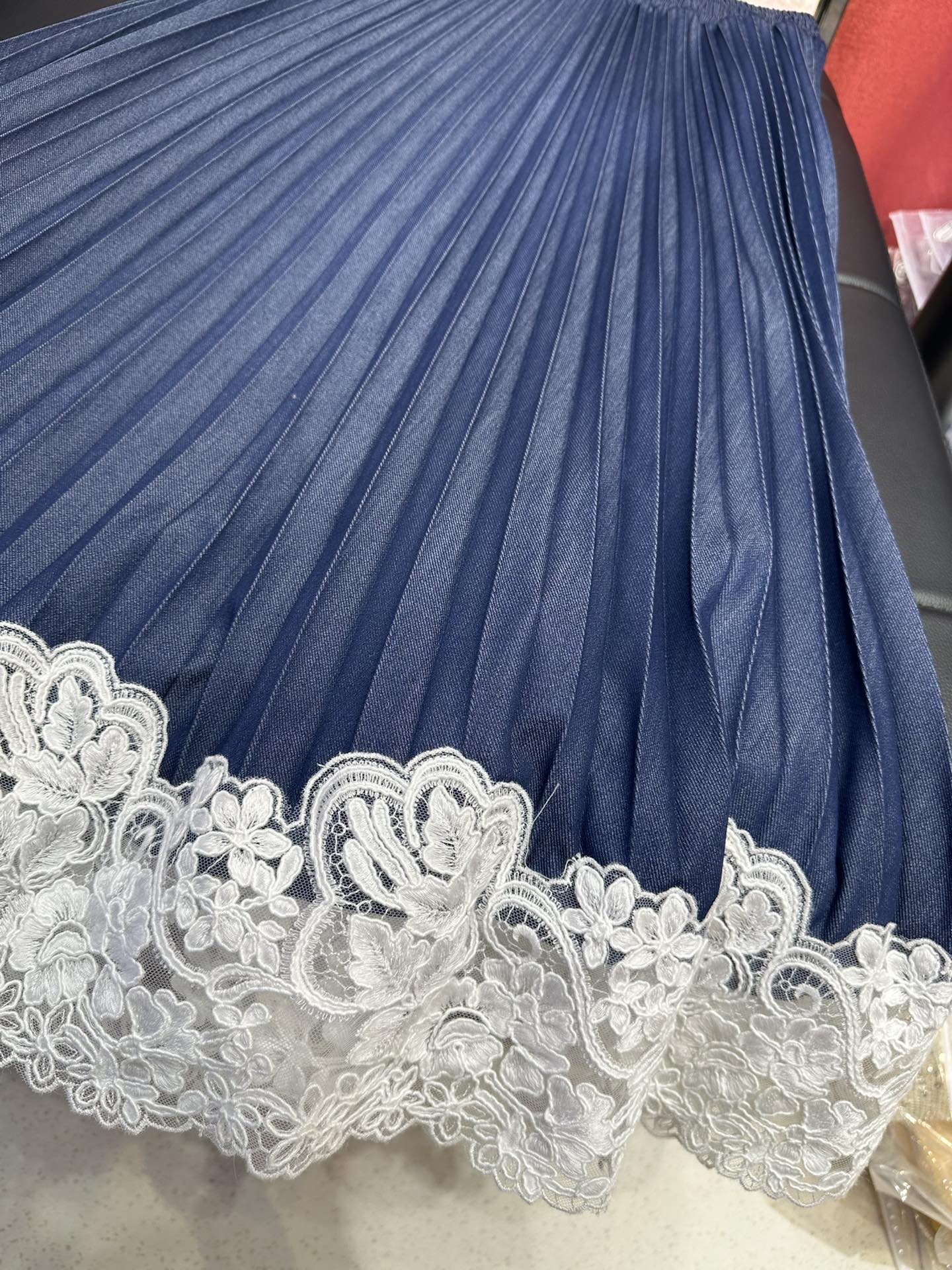 Ermanno Scervino Original Hardcore Female Suit with Heavy Embroidered Half Skirt - 图片 3
