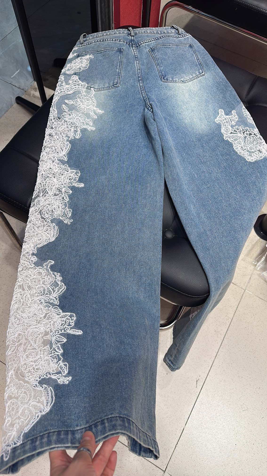 Luxury Italian Brand’s Lace King: Ermanno Scervino Women’s Suit Review - 图片 5