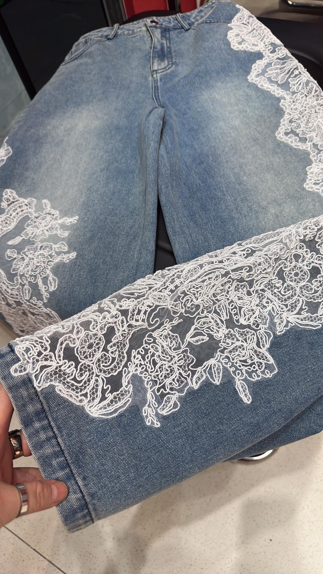 Luxury Italian Brand’s Lace King: Ermanno Scervino Women’s Suit Review - 图片 3
