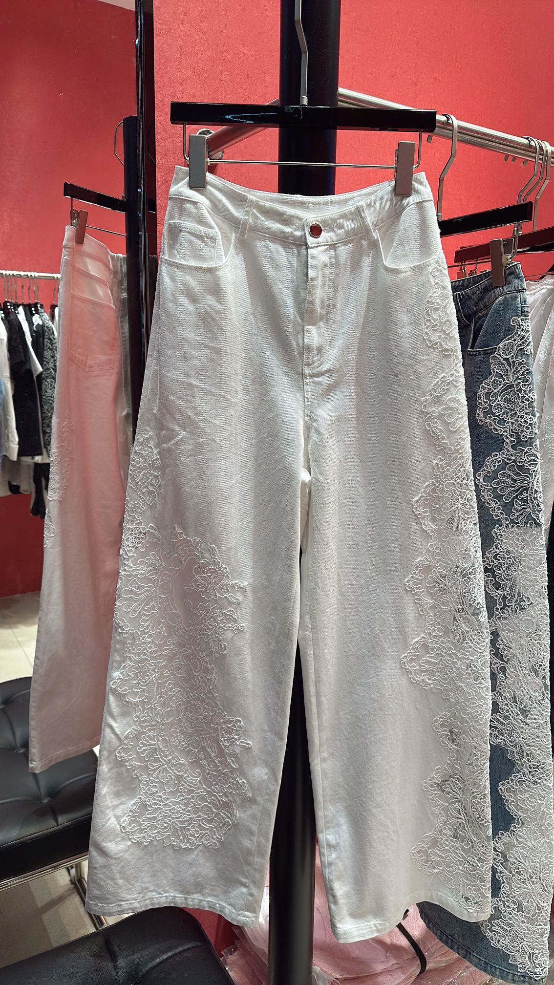 Luxury Italian Fashion Brand: Ermanno Scervino’s Lace-Embellished Women’s Suit (Size 38-42)