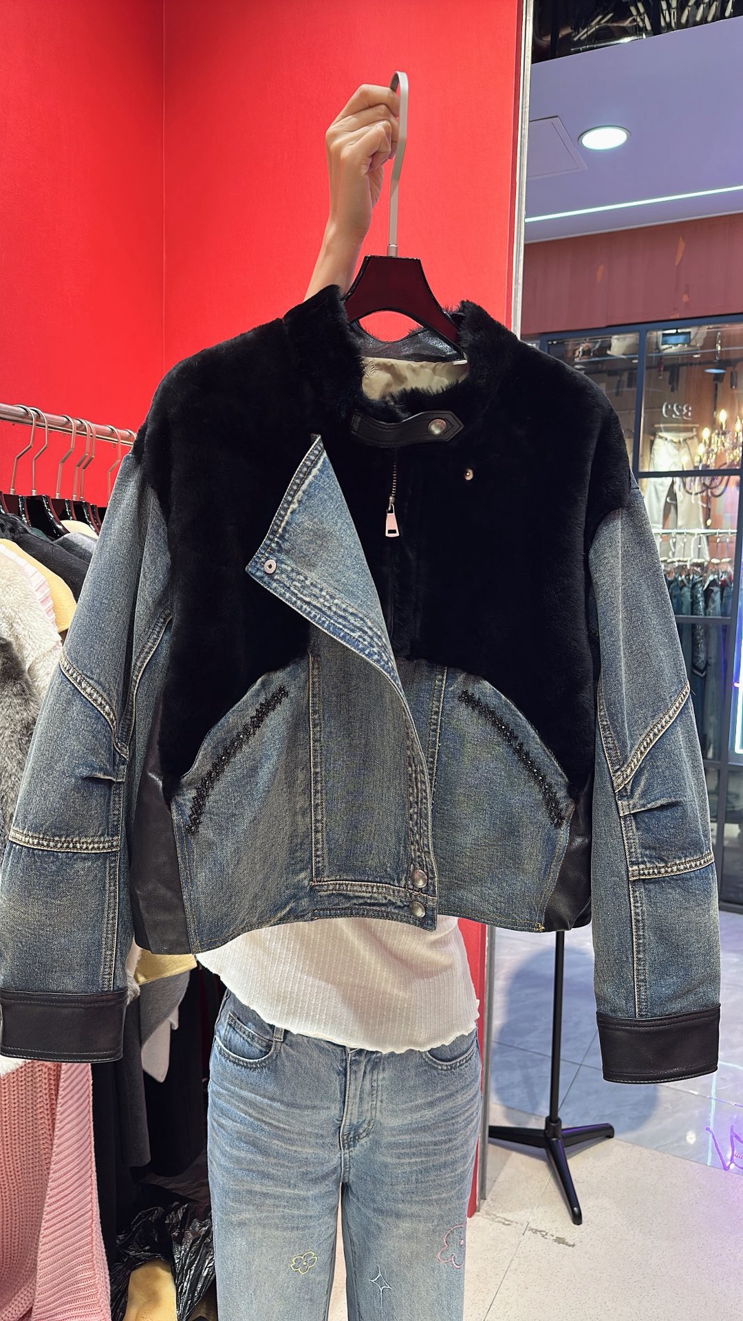 NO:689302,BALENCIAG*25 new style autumn and winter series heavy-duty beaded fur one-piece goose down denim jacket size S M L XL, Balenciaga-clothing, balenciaga, balenciaga, jackets & coats,19860909BALENCIAG*25新款上新 秋冬系列重工订珠皮毛一体鹅绒牛仔外套 码数 S M L XL,巴黎世家-服装,balenciaga,balenciaga,jackets & coats,,Women's clothing