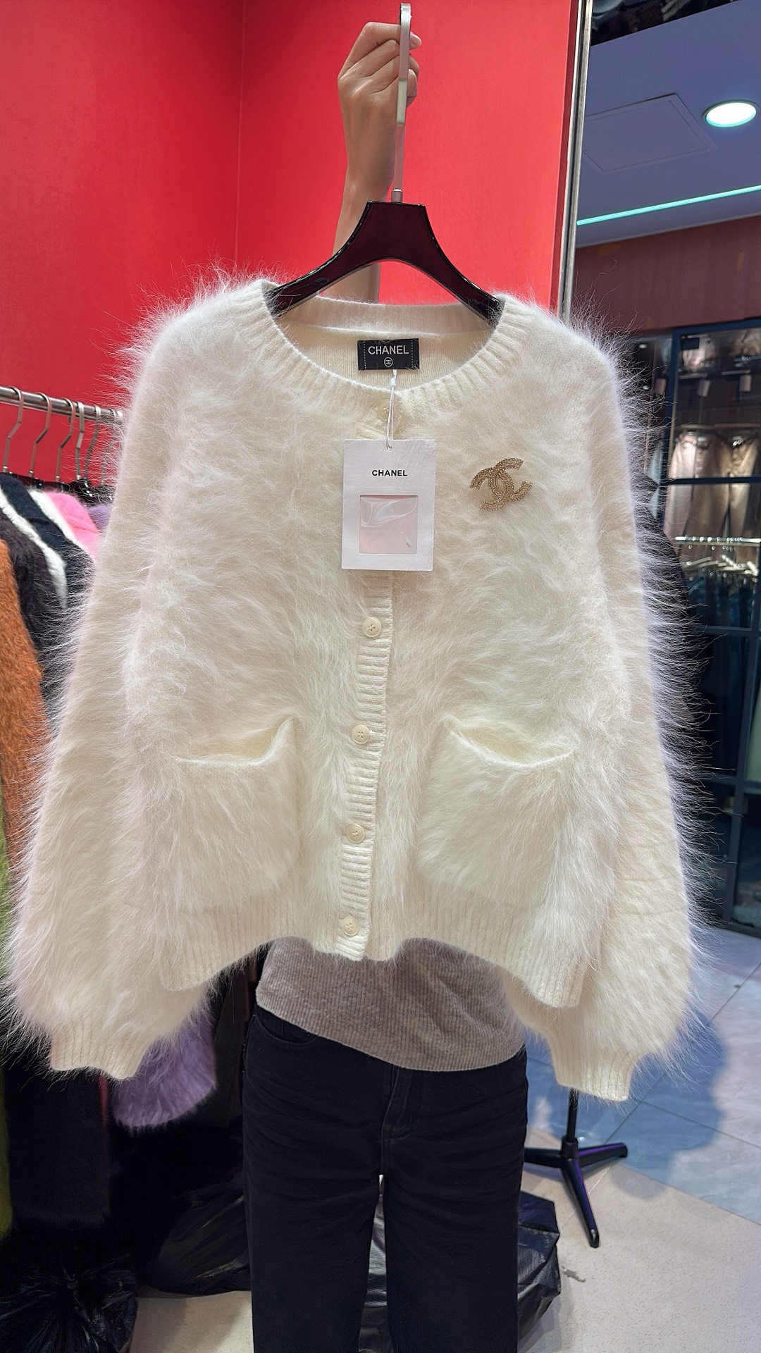 NO:689314,CHANE*25 new model, autumn and winter series mink velvet cardigan with brooch, size S M L, Chanel-clothing, chanel, chanel, brooch, breastpin,19860909CHANE*25新款上新 秋冬系列水貂绒开衫 配胸针 码数S M L,香奈儿-服装,chanel,chanel,brooch，breastpin,,Women's clothing