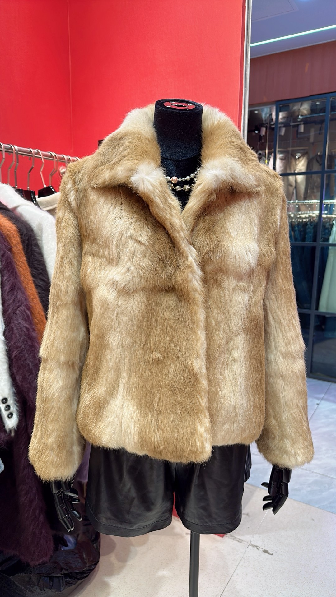 NO:689293,FEND*25 new model, autumn and winter series snow rabbit fur lapel jacket, length 58Cm, size S M L, Fendi-clothing, fendi, fendi, jackets & coats,19860909FEND*25新款上新 秋冬系列雪兔毛翻领外套 衣长58Cm 码数S M L,芬迪-服装,fendi,fendi,jackets & coats,,Women's clothing