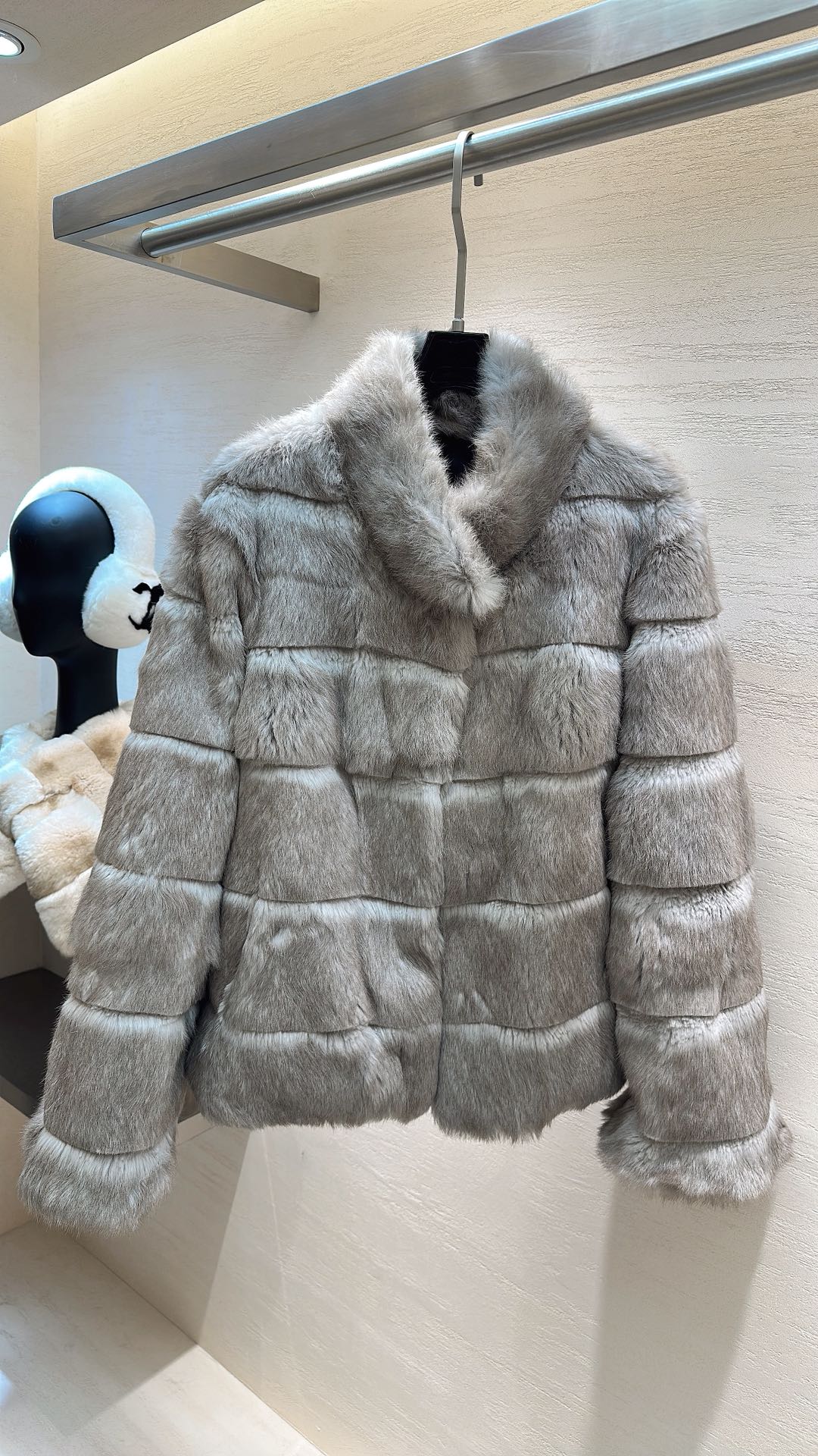 NO:689249,Dior*25 new style autumn and winter series snow rabbit fur stand collar jacket, length 60cm, size S M L, Dior-clothing, dior, dior, jackets & coats,19860909Dior*25新款上新 秋冬系列雪兔毛立领外套 衣长60cm 码数S M L,迪奥-服装,dior,dior,jackets & coats,,Women's clothing