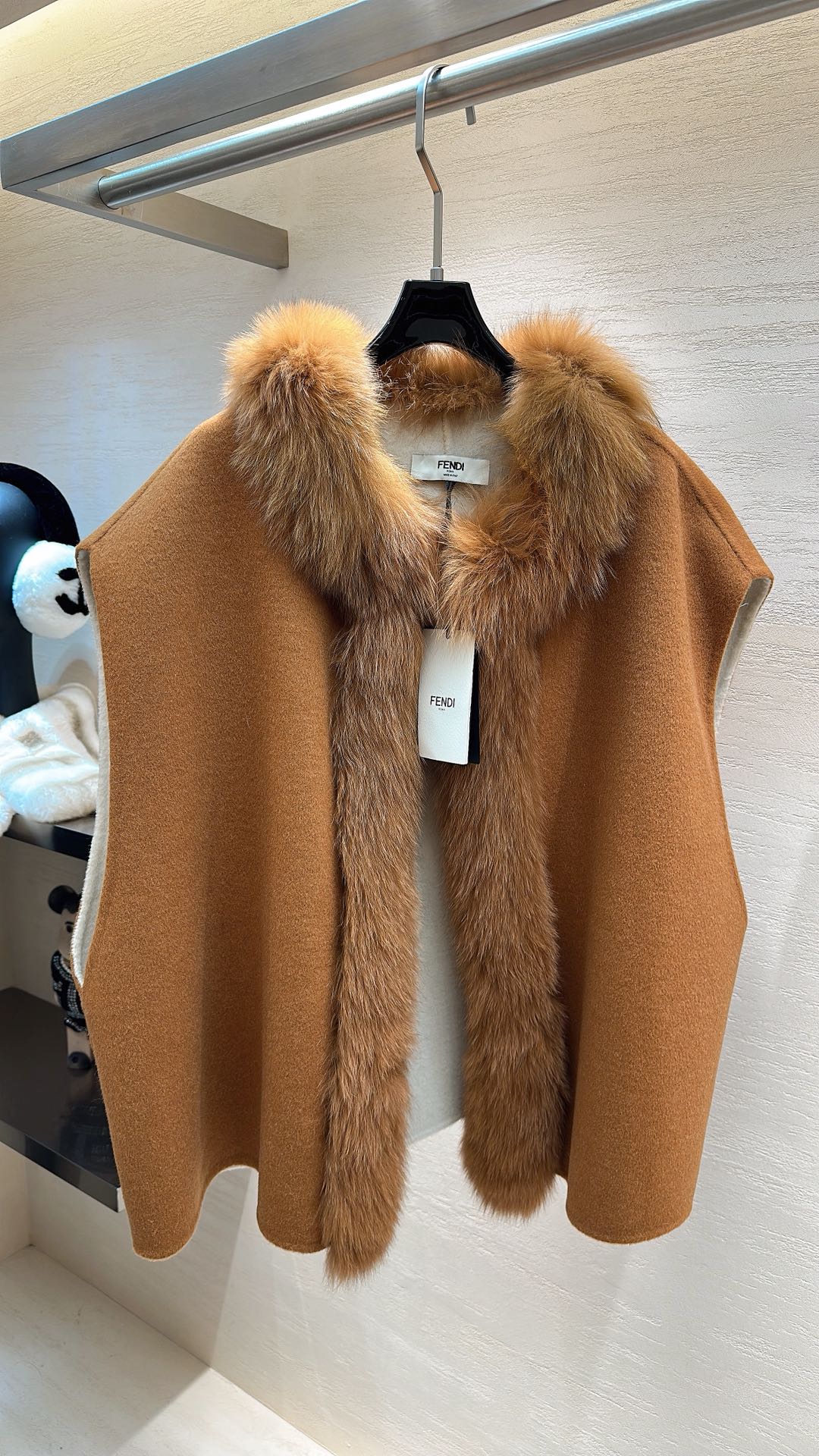 NO:689286,FENDI*25 new style autumn and winter series fur spliced ​​cashmere shawl Size SML, Fendi-clothing, fendi, fendi, shawls,19860909FENDI*25新款上新 秋冬系列皮草拼接羊绒披肩 码数SML,芬迪-服装,fendi,fendi,shawls,,Women's clothing