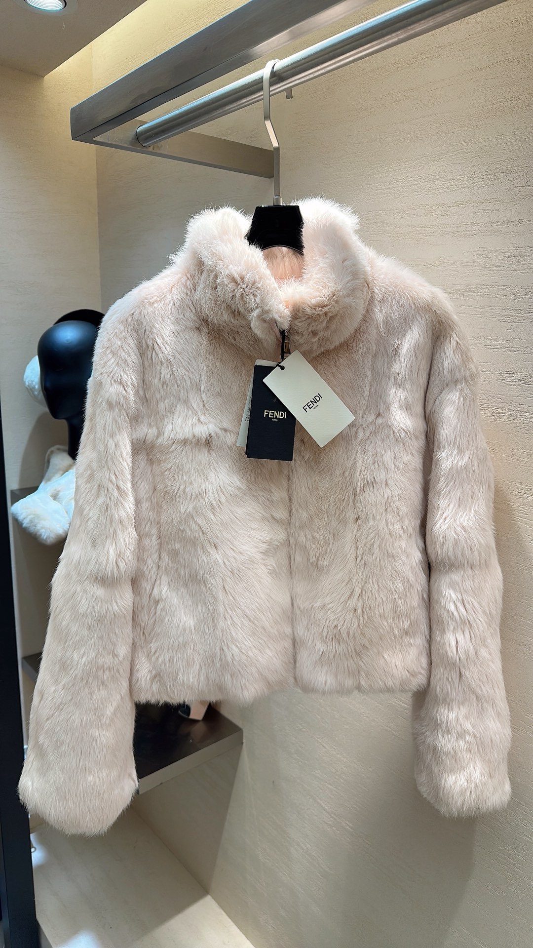 NO:689303,FENDI*25 new style autumn and winter series snow rabbit fur zipper jacket size S M L, Fendi-clothing, fendi, fendi, jackets & coats,19860909FENDI*25新款上新 秋冬系列雪兔毛皮草拉链外套 码数S M L,芬迪-服装,fendi,fendi,jackets & coats,,Women's clothing