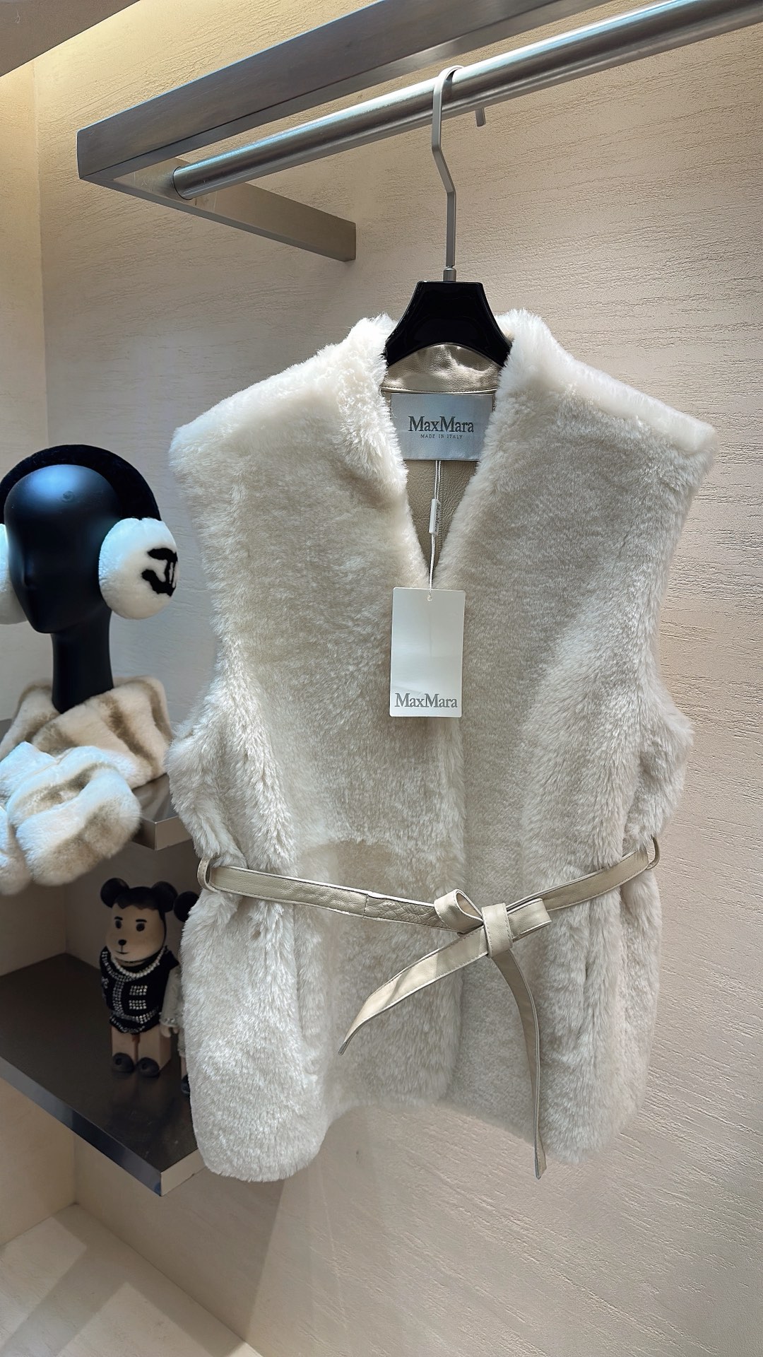 NO:689287,Max Mara*25 new style autumn and winter series fur integrated waist vest Size S M L, Max Mara-clothing,19860909Max Mara*25新款上新 秋冬系列皮毛一体收腰马甲 码数S M L,麦丝玛拉-服装,,Women's clothing
