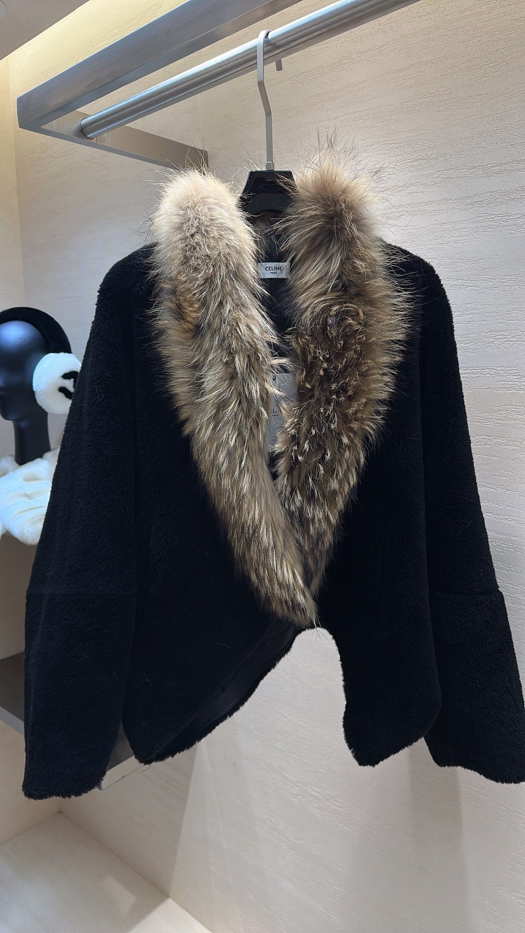 NO:689274,CELINE*25 new style autumn and winter series woolen fleece spliced ​​fox fur collar jacket, size S M L, Celine-clothing, celine, celine, jackets & coats,19860909CELINE*25新款上新 秋冬系列羊毛绒拼接狐狸毛领外套 码数S M L,赛琳-服装,celine,celine,jackets & coats,,Women's clothing