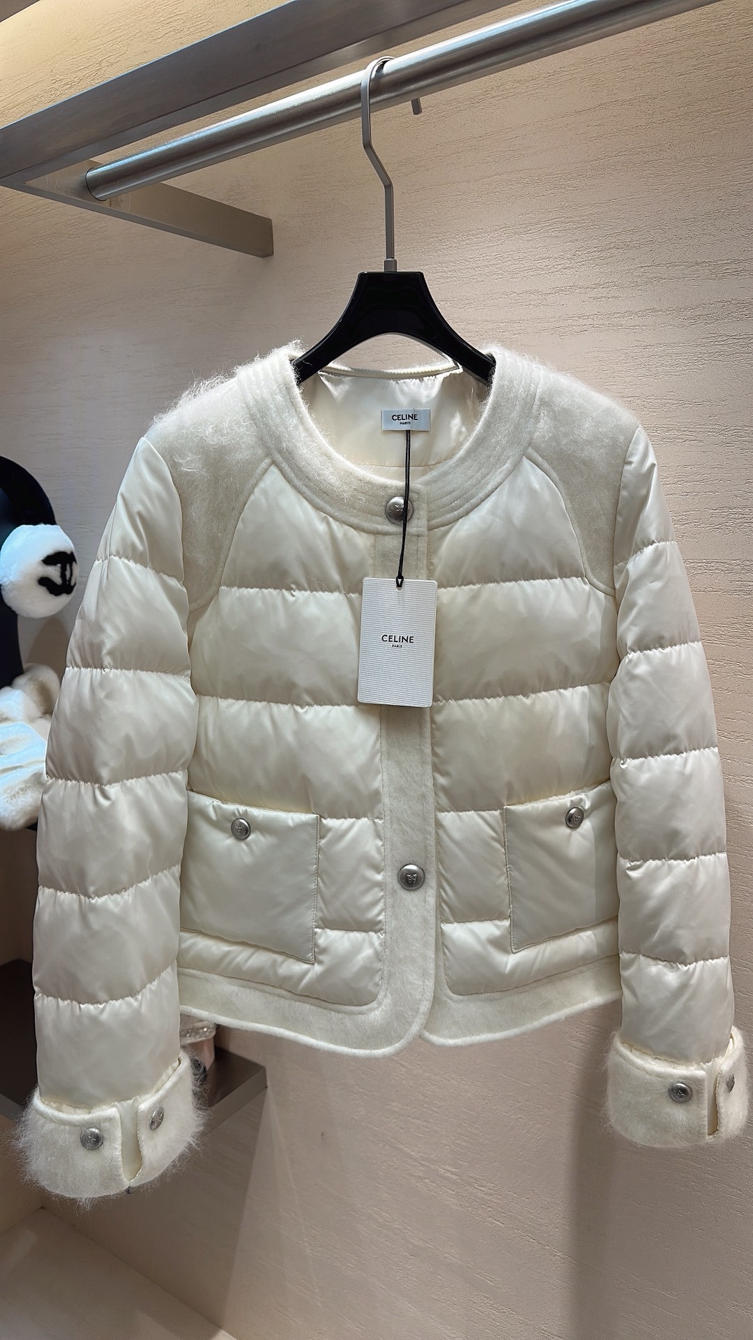NO:689267,CELINE*25 new style autumn and winter series round neck goose down spliced ​​Australian wool jacket size S M L, Celine-clothing, celine, celine, jackets & coats,19860909CELINE*25新款上新 秋冬系列圆领鹅绒拼接澳毛外套 码数S M L,赛琳-服装,celine,celine,jackets & coats,,Women's clothing