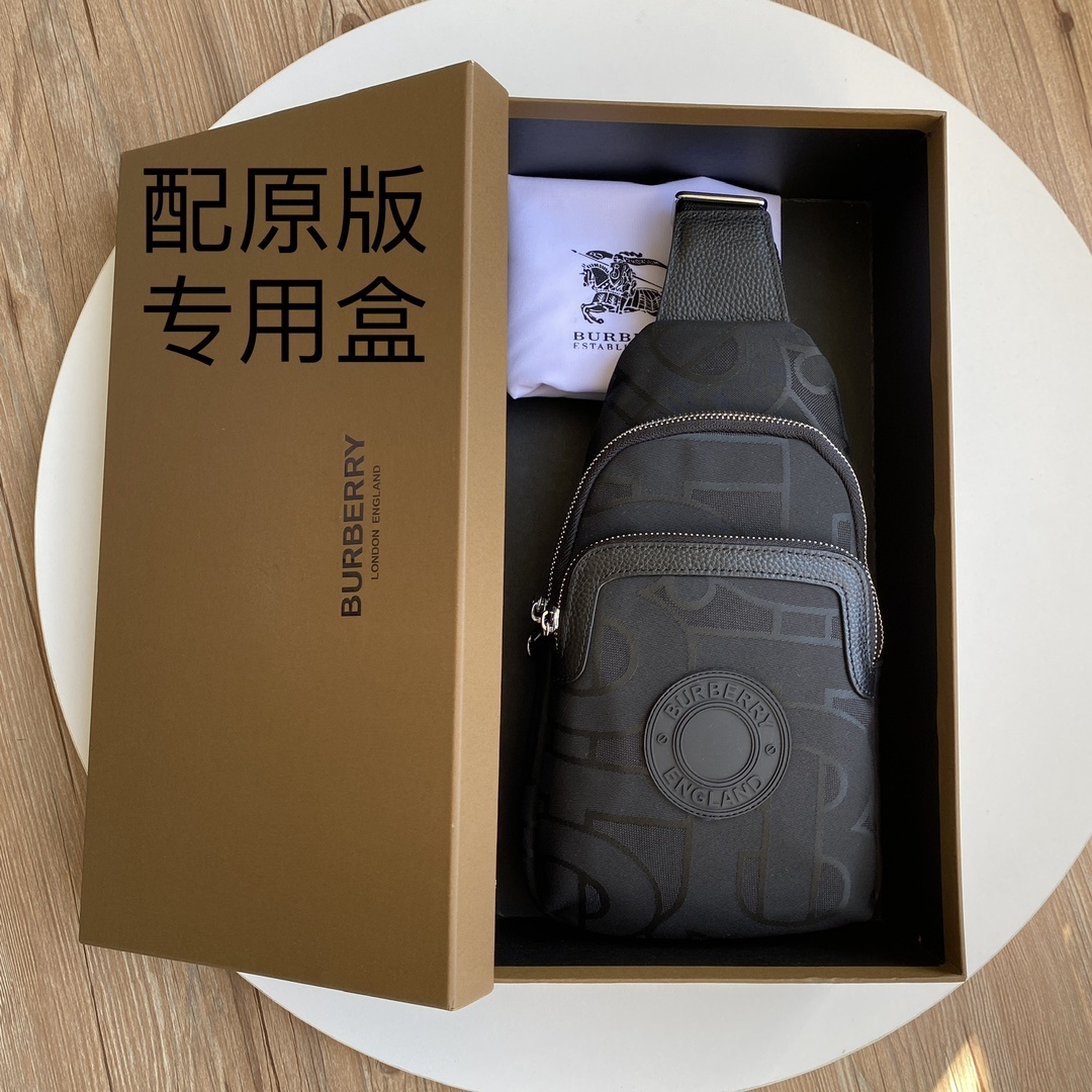 ,B家,【配原版专用盒】最新款男士胸包-原版品质,男神必备😍😍实用性非常全面 ,空间大,顶级原版牛皮⚠⚠