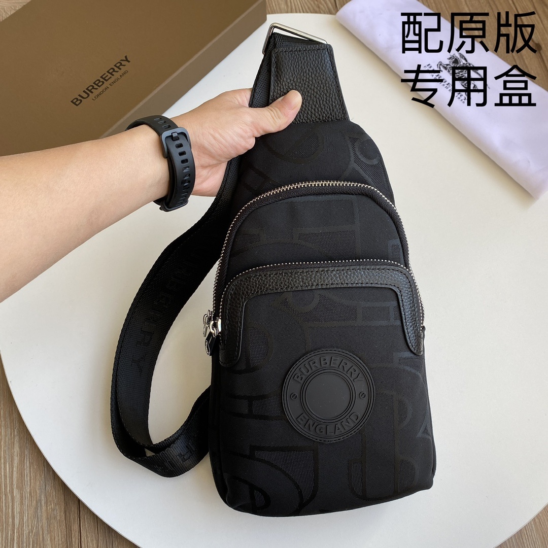 ,B家,【配原版专用盒】最新款男士胸包-原版品质,男神必备😍😍实用性非常全面 ,空间大,顶级原版牛皮⚠⚠