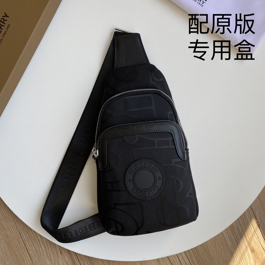 ,B家,【配原版专用盒】最新款男士胸包-原版品质,男神必备😍😍实用性非常全面 ,空间大,顶级原版牛皮⚠⚠
