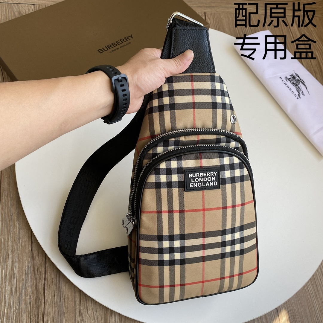 ,【配原版专用盒】🌹醉流行风格,焕新选用由再生聚酯纤维和棉质纱线制成的面料打造,专属标识图案提花,搭配标