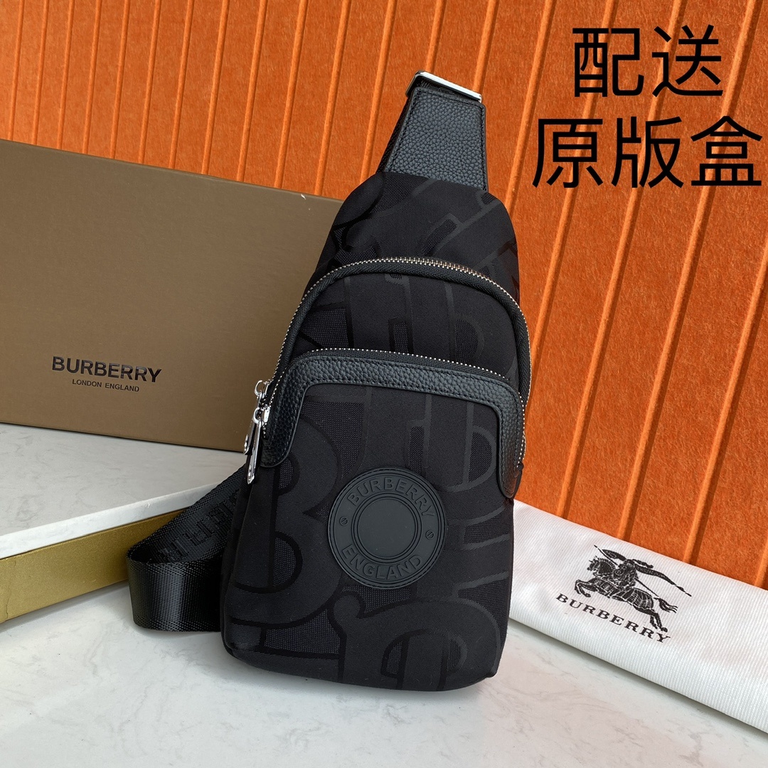 ,B家,【配送原版包装盒】最新款男士胸包-原版品质,男神必备😍😍实用性非常全面 ,空间大,顶级原版牛皮⚠