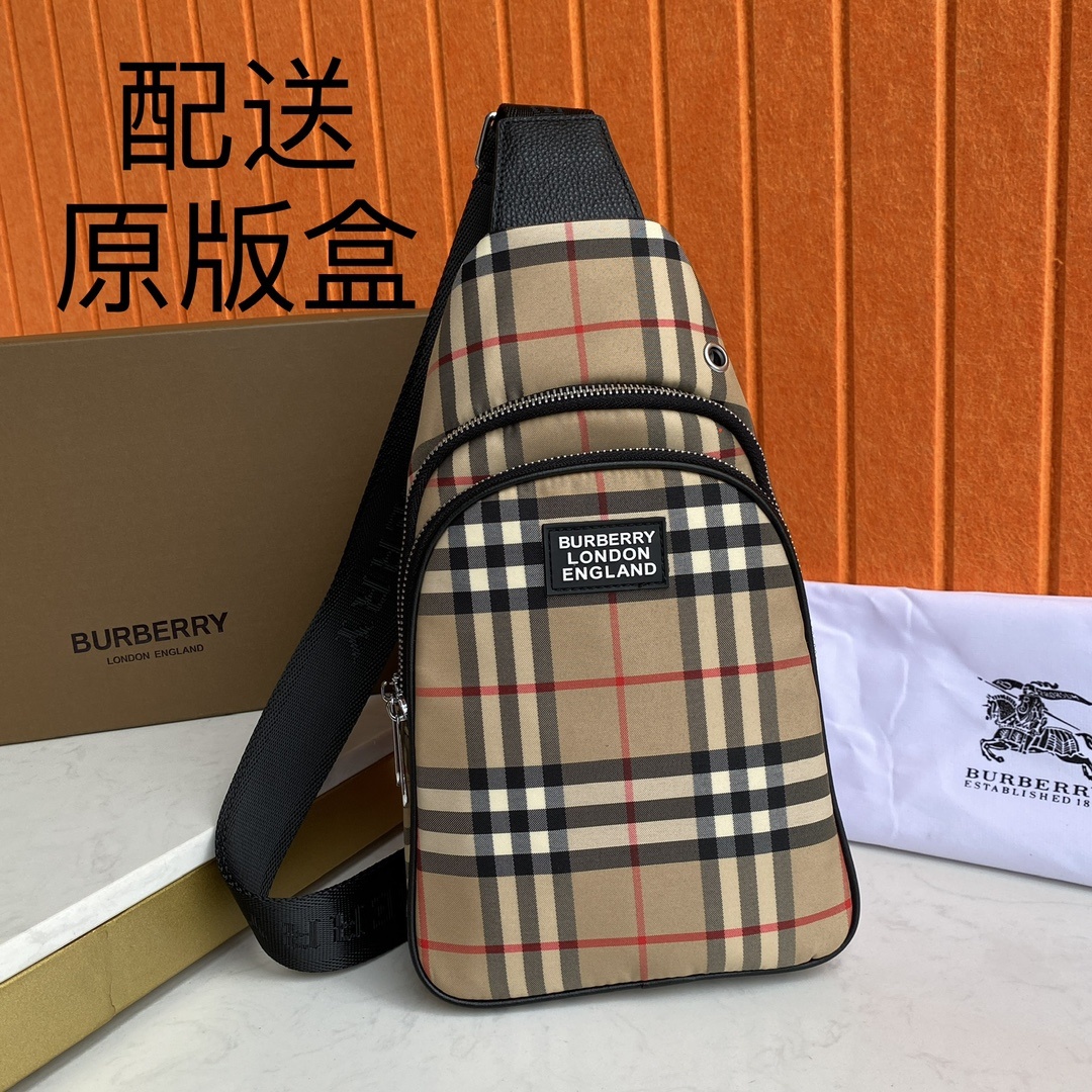,🌹醉流行风格,焕新选用由再生聚酯纤维和棉质纱线制成的面料打造,专属标识图案提花,搭配标志性条纹网纹面料