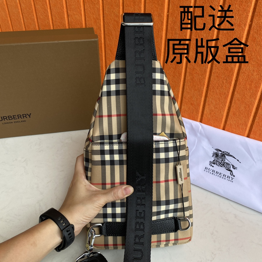 ，B家！[玫瑰]🌹，火热登场，精选优质男士胸包［强][强] 年度款钜献🎒，👋帅到没朋友[玫瑰][玫瑰]采