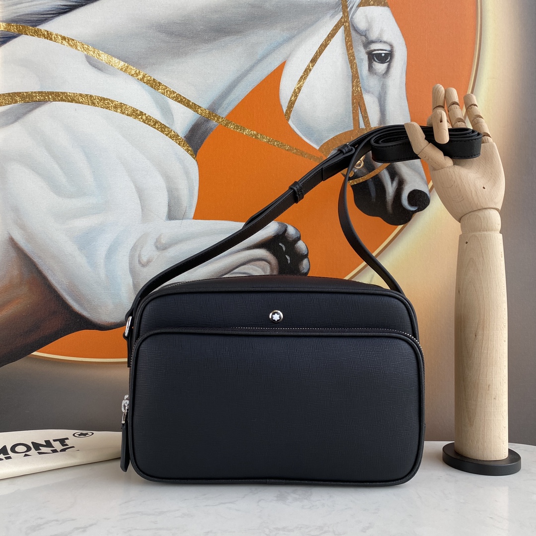 ，MONTBLANC 全新万宝龙匠心系列邮差包 经典黑
型号：MB
材质：头层牛皮（原版皮）
款式：万宝