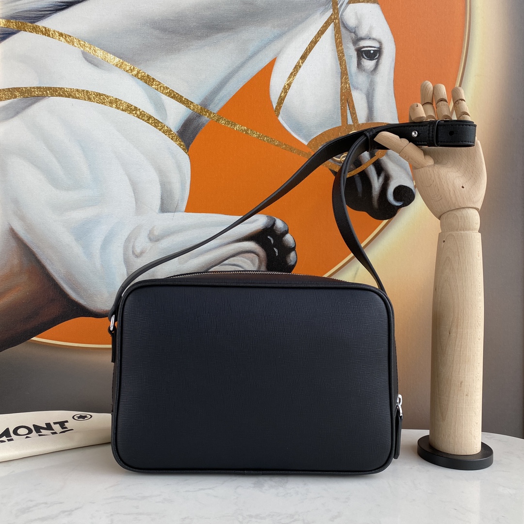 ，MONTBLANC 全新万宝龙匠心系列邮差包 经典黑
型号：MB
材质：头层牛皮（原版皮）
款式：万宝