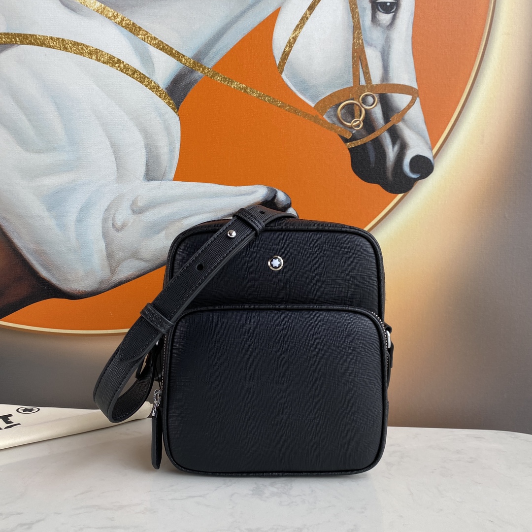 ，MONTBLANC 全新万宝龙匠心系列邮差包 经典黑
型号：MB
材质：头层牛皮（原版皮）
款式：万宝