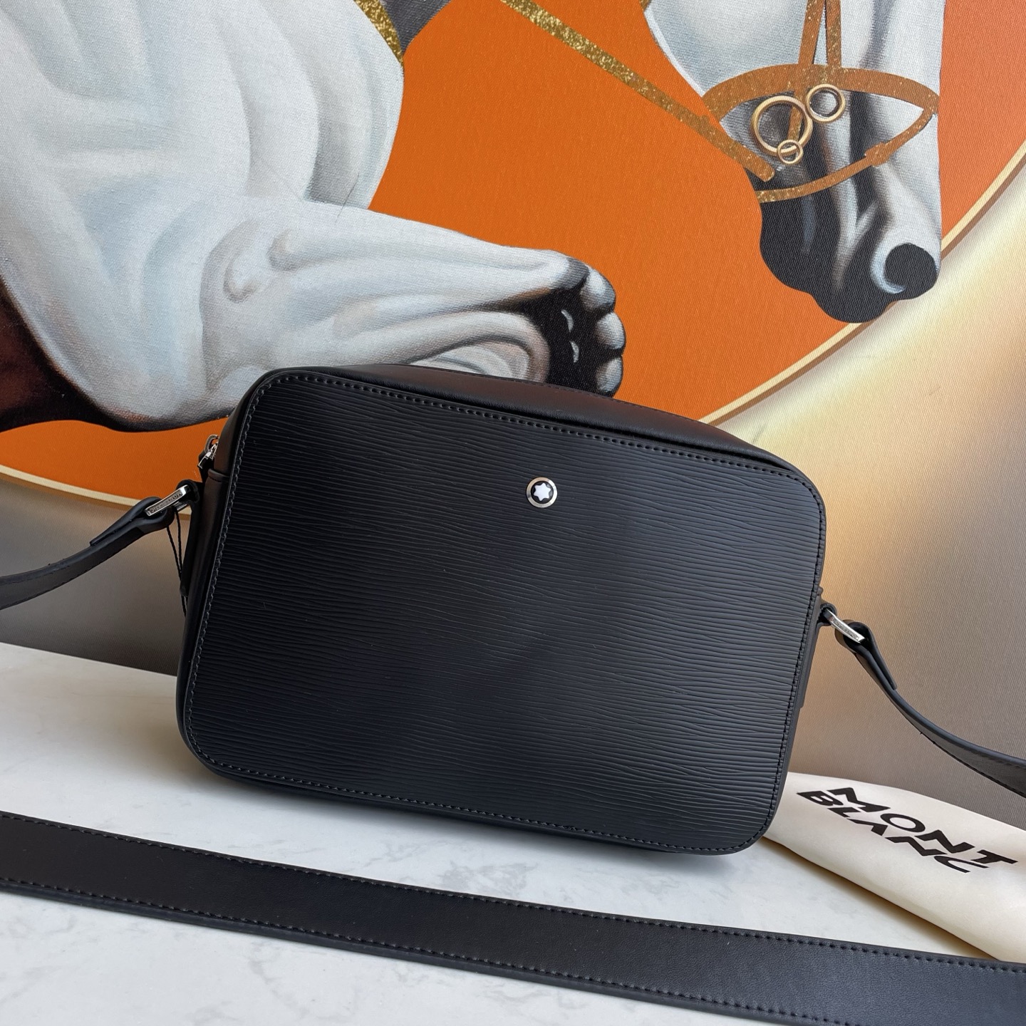 ,最新款来袭👏👏Montblanc International(万宝龙)💯💯斜挎两用包,进口顶级头层原版,手感舒适 皮质 ,最新款来袭👏👏Montblanc International(万宝龙)💯💯斜挎两用包,进口顶级头层原版,手感舒适 皮质
