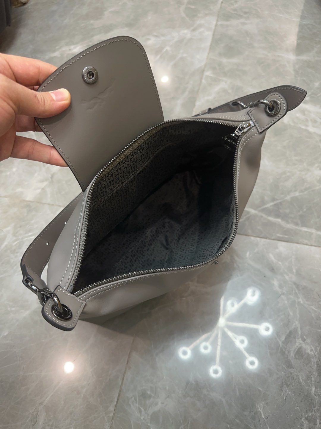 Longchamp Interior pocket with zippered pocket compartment