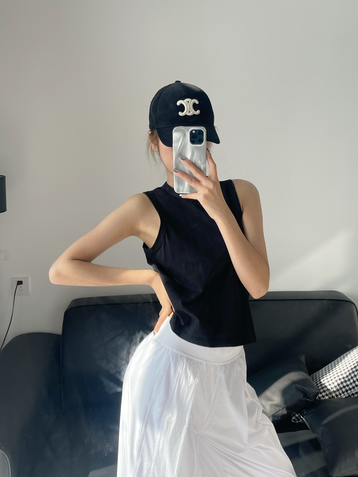 Lululemon Classic-Fit tank everyday black yoga