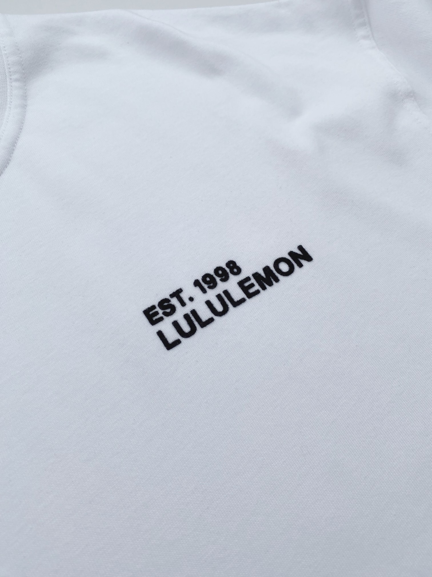Lululemon t-shirt lounge white yoga