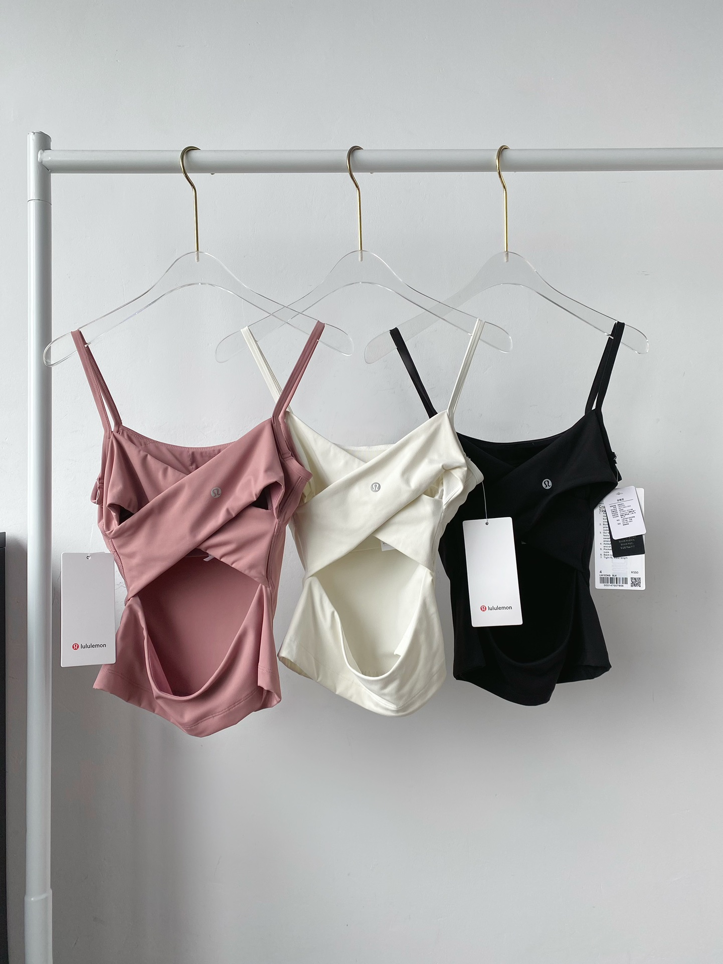 Lululemon Cross-Back Nulu tank yoga black