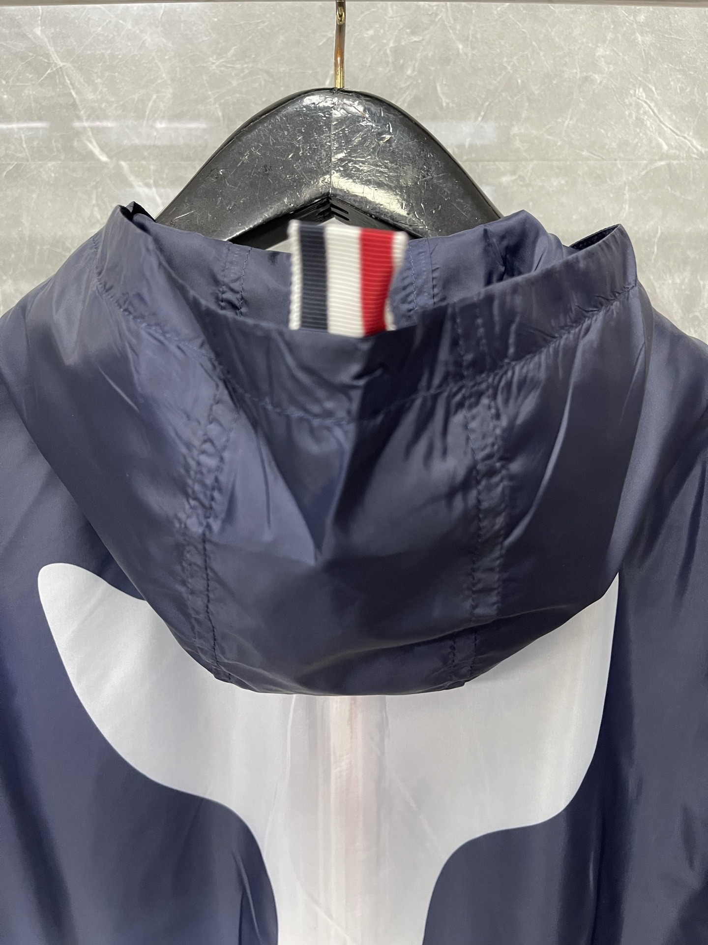 Thom Browne Chaqueta con Estampado de Ballena Ligera y Transpirable 8 i1749709264882 6906 0 4