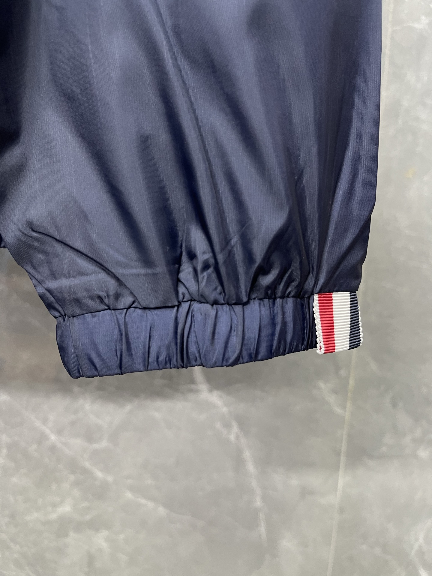 Thom Browne Chaqueta con Estampado de Ballena Ligera y Transpirable 9 i1749709266084 5212 0 5