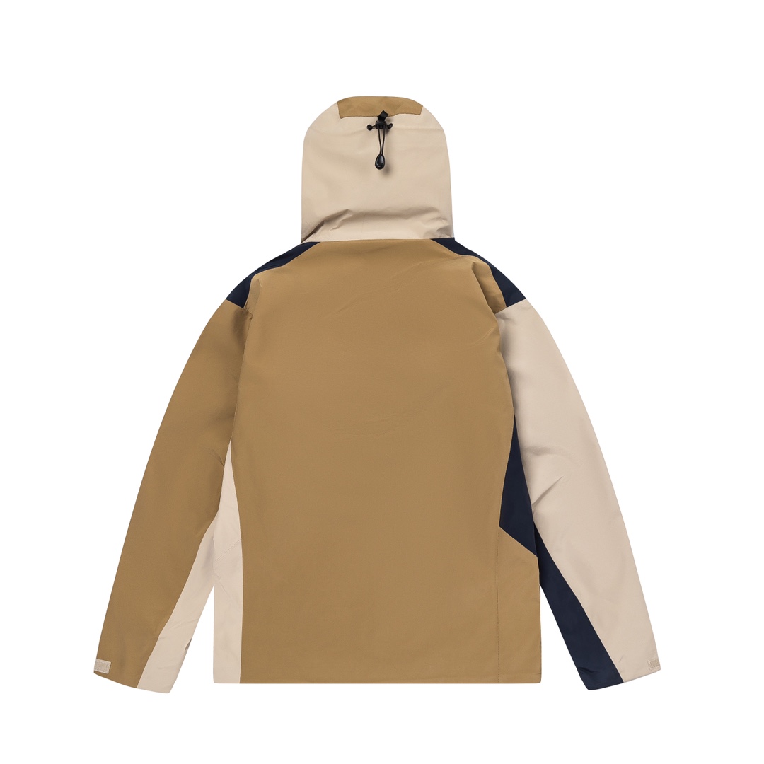 P610

绝版配色，顶级品质～

#Arcteryx / 始祖鸟  24最新限量版BetaLightwight 硬壳最强拼色户外冲锋衣

颜色：葳藤棕【绝版配色】 丛林绿【绝版配色】 云天蓝/格罗威紫【绝版配色】
尺码：S M L XL  XXL