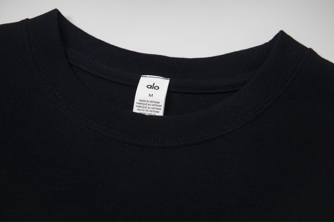 💰75
主推-高货品，长期跑量款～

#ALO - 高货品辣妹必备修身版型设计超酷反光标识圆领T恤

颜色：黑色 白色 灰色
尺码：S M L