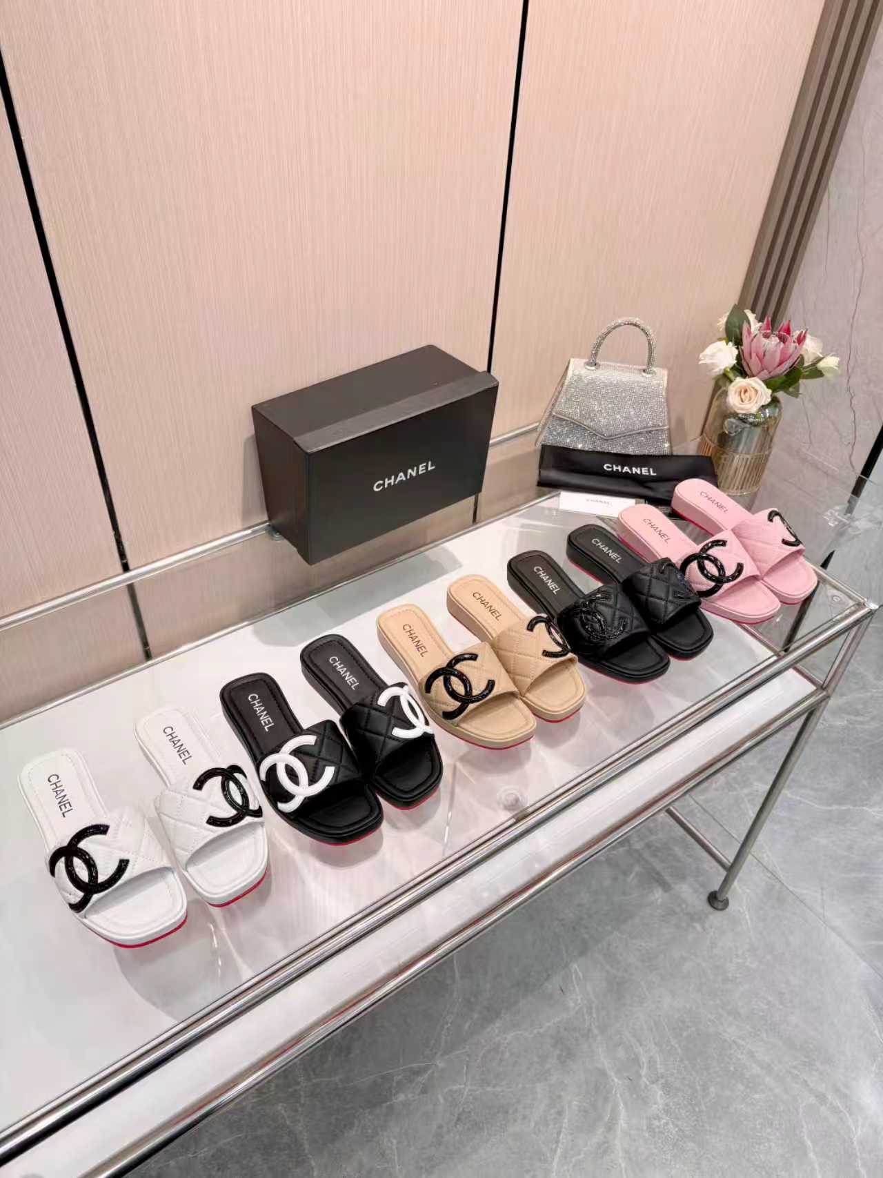Precio de fábrica CHANE* | La clásica correa, sandalias y zapatillas con bordado eléctrico de diamantes de doble C de X…
