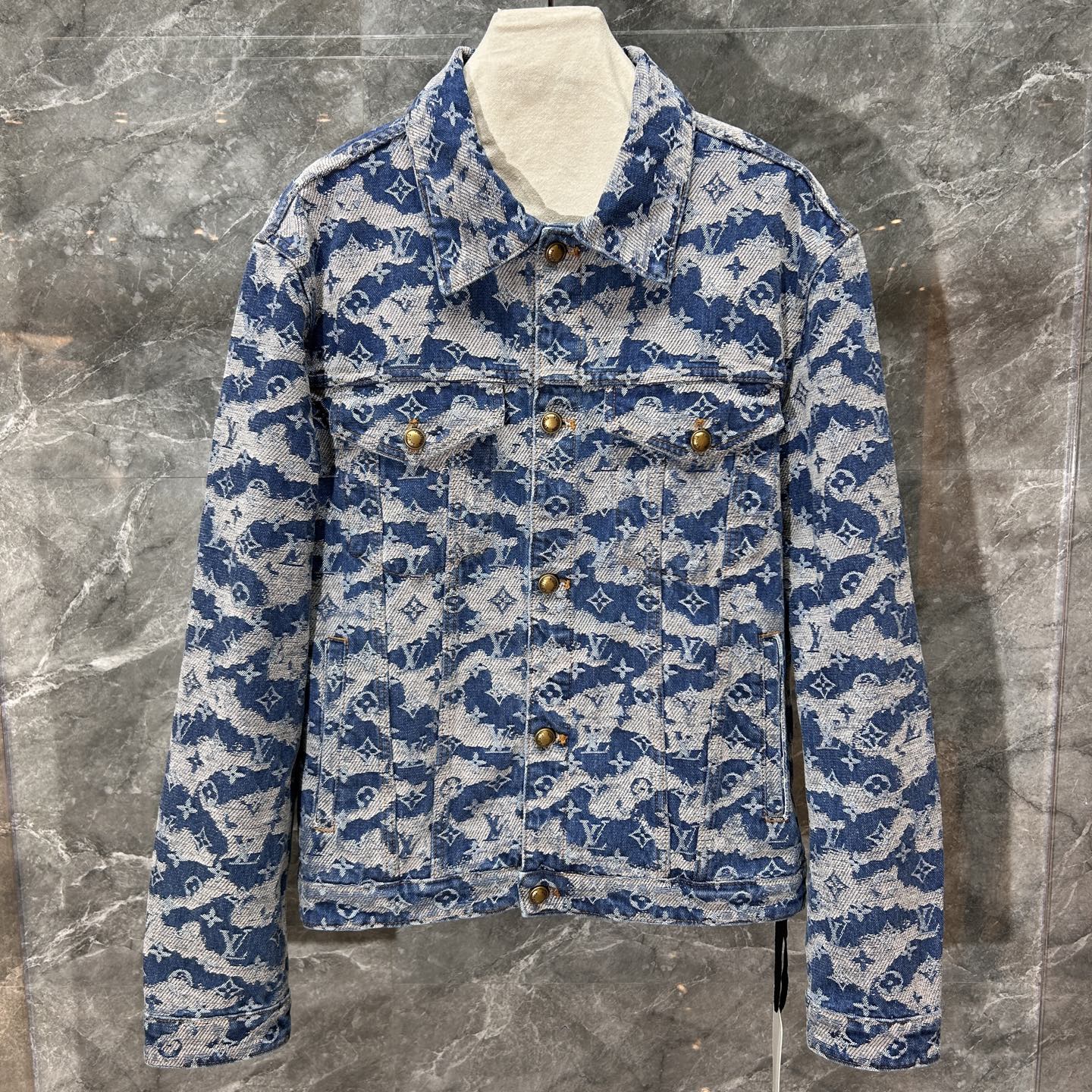 Джинсовая куртка Louis Vuitton с монограммой
