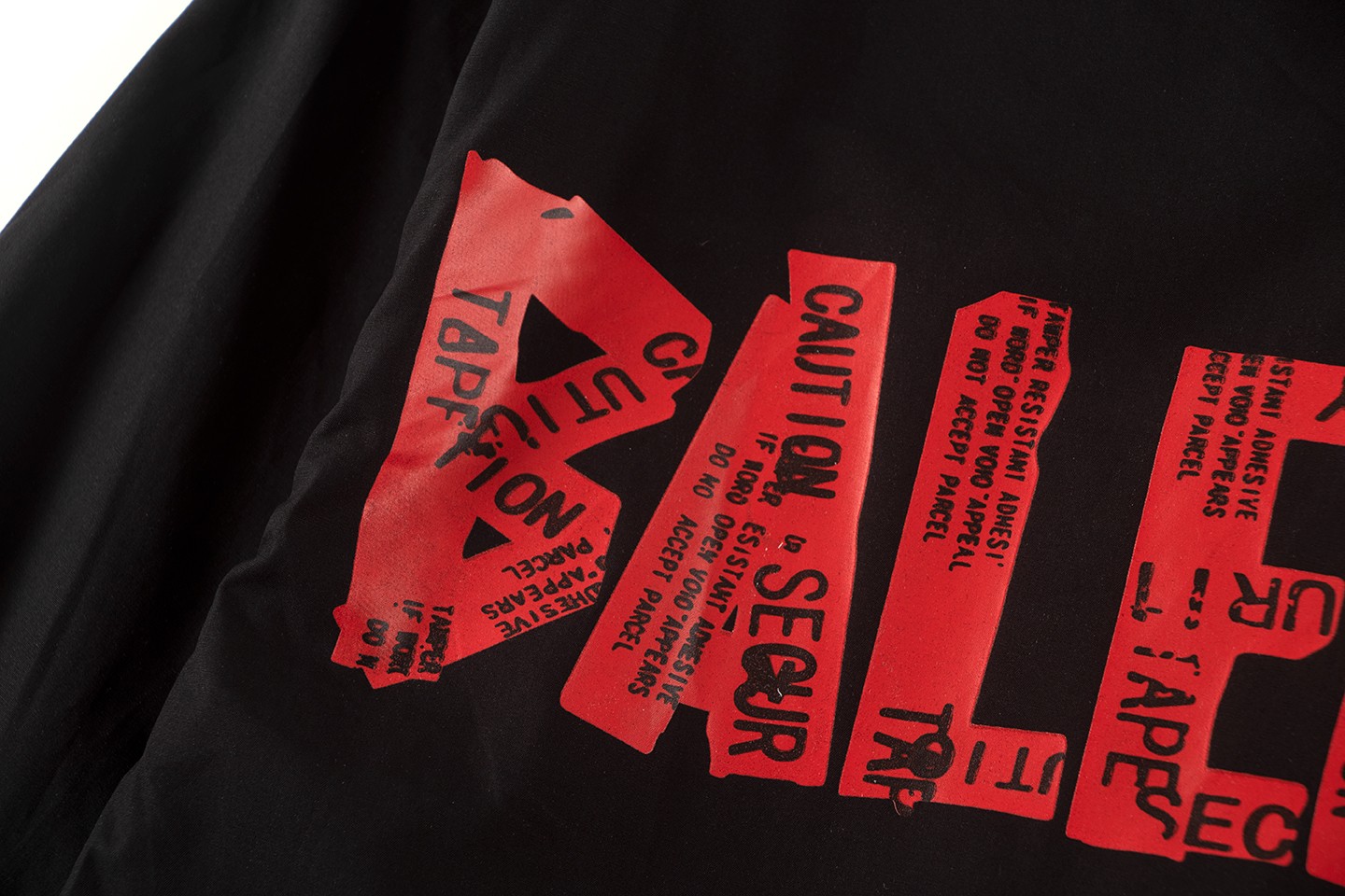 Balenciaga 後背アート美纹紙胶带印花長袖シャツ - 高品質素材・快適な着心地