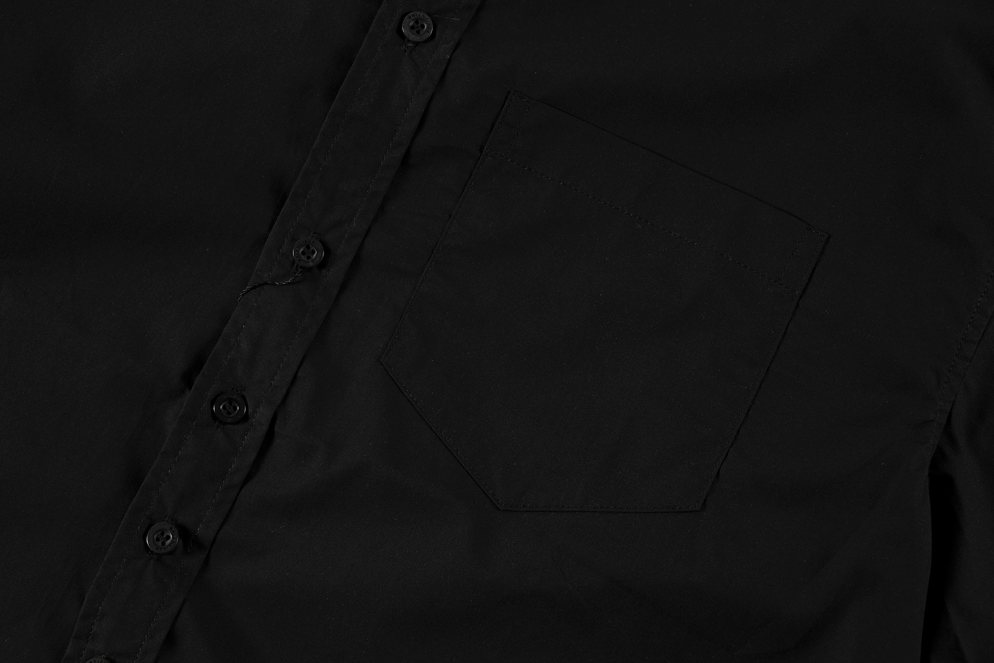 Balenciaga P300 低調百搭の刺繍シャツ